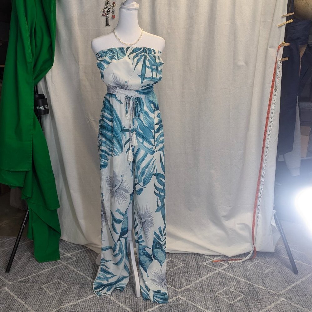NWT Fashion Nova Hot Tropics Jumpsuit Size Small